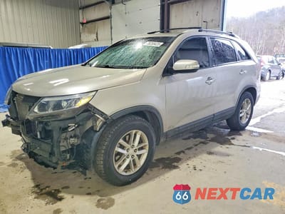 2014 KIA SORENTO LX 5XYKTDA67EG468335 - główne zdjęcie licytacji z USA - miniatura