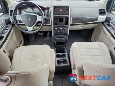 Zdjęcie 8 z 13 samochodu: 2010 DODGE GRAND CARAVAN CREW VIN:2D4RN6DX4AR385043 - miniatura