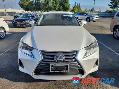 Piąte zdjęcie samochodu w środku: 2019 LEXUS IS 300 BASE VIN:JTHBA1D28K5099789 - miniatura