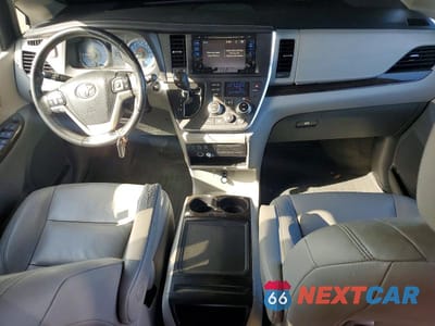Zdjęcie 8 z 13 samochodu: 2017 TOYOTA SIENNA XLE 8-PASSENGER VIN:5TDYZ3DC9HS877853 - miniatura