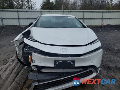 Piąte zdjęcie samochodu w środku: 2024 TOYOTA PRIUS PRIME XSE VIN:JTDACACU4R3036639 - miniatura