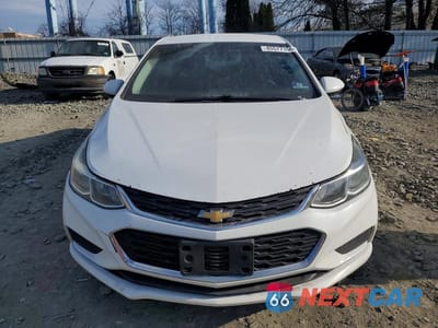 Piąte zdjęcie samochodu w środku: 2017 CHEVROLET CRUZE LS VIN:1G1BC5SM4H7128329 - miniatura