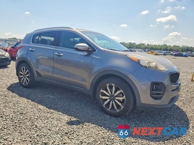 Czwarte zdjęcie samochodu z boku: 2018 KIA SPORTAGE EX VIN:KNDPN3AC9J7390051 - miniatura