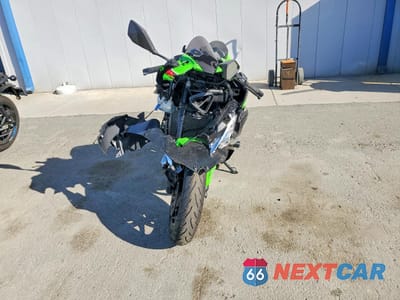 Drugie zdjęcie samochodu z przodu: 2023 KAWASAKI ZX400 S VIN:ML5ZXCS17PDA00703 - miniatura