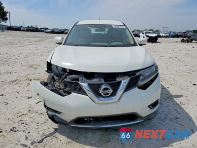 Piąte zdjęcie samochodu w środku: 2016 NISSAN ROGUE S VIN:KNMAT2MT4GP704649 - miniatura