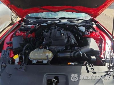 Trzecie zdjęcie samochodu z tyłu: 2017 FORD MUSTANG VIN:1FATP8UH9H5334393 - miniatura