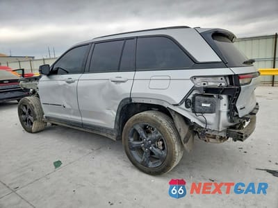 Drugie zdjęcie samochodu z przodu: 2024 JEEP GRAND CHEROKEE LAREDO VIN:1C4RJHAG1RC700023 - miniatura