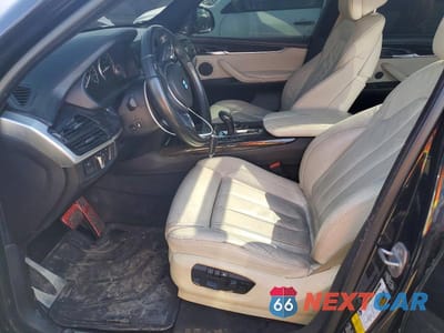 Zdjęcie 7 z 12 samochodu: 2015 BMW X5 XDRIVE50I VIN:5UXKR6C54F0J73908 - miniatura