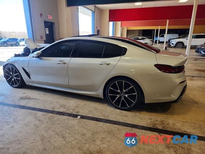 Drugie zdjęcie samochodu z przodu: 2022 BMW 840XI VIN:WBAGV4C03NCH03276 - miniatura