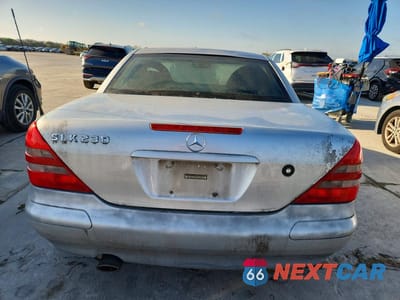Zdjęcie 6 z 11 samochodu: 1998 MERCEDES-BENZ SLK 230 KOMPRESSOR VIN:WDBKK47F2WF054232 - miniatura