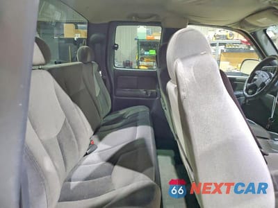 Zdjęcie 10 z 12 samochodu: 2004 GMC NEW SIERRA K1500 VIN:2GTEK19TX41378971 - miniatura