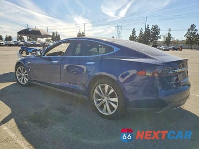 Drugie zdjęcie samochodu z przodu: 2015 TESLA MODEL S VIN:5YJSA1E2XFF120162 - miniatura