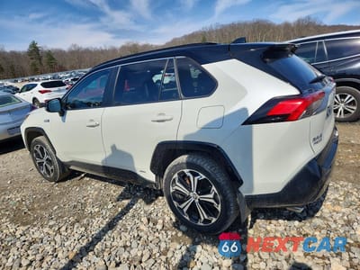 Drugie zdjęcie samochodu z przodu: 2022 TOYOTA RAV4 PRIME XSE VIN:JTMFB3FV3ND099311 - miniatura