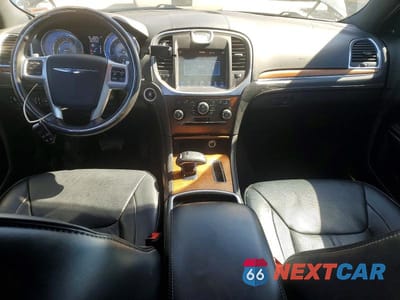 Zdjęcie 8 z 13 samochodu: 2013 CHRYSLER 300C VARVATOS VIN:2C3CCAJG5DH712516 - miniatura