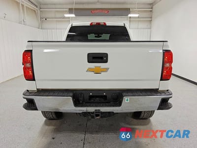 Zdjęcie 6 z 11 samochodu: 2017 CHEVROLET SILVERADO K1500 LT VIN:3GCUKREC9HG449588 - miniatura