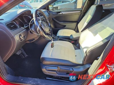 Zdjęcie 7 z 12 samochodu: 2016 VOLKSWAGEN JETTA SPORT VIN:3VWD17AJ6GM320720 - miniatura