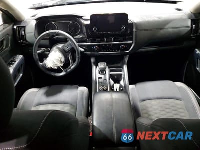 Zdjęcie 8 z 13 samochodu: 2024 NISSAN PATHFINDER SV VIN:5N1DR3BC6RC246655 - miniatura
