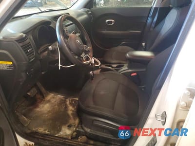 Zdjęcie 7 z 12 samochodu: 2018 KIA SOUL + VIN:KNDJP3A58J7904523 - miniatura