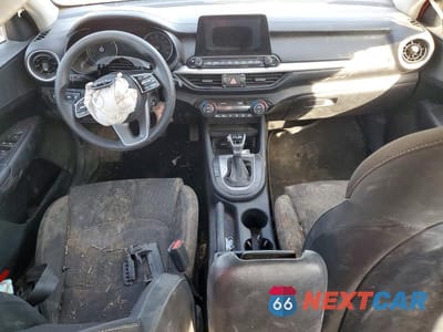 Zdjęcie 8 z 12 samochodu: 2019 KIA FORTE LXS VIN:3KPF24AD2KE018605 - miniatura