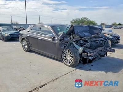 Czwarte zdjęcie samochodu z boku: 2012 CHRYSLER 300 LIMITED VIN:2C3CCACG5CH233556 - miniatura