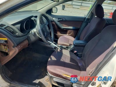 Zdjęcie 7 z 13 samochodu: 2010 KIA FORTE EX VIN:KNAFU4A26A5808117 - miniatura