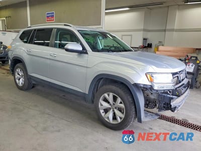 Czwarte zdjęcie samochodu z boku: 2018 VOLKSWAGEN ATLAS SE VIN:1V2KR2CA9JC545112 - miniatura