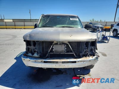 Piąte zdjęcie samochodu w środku: 2001 CHEVROLET SILVERADO C1500 VIN:2GCEC19T211178269 - miniatura