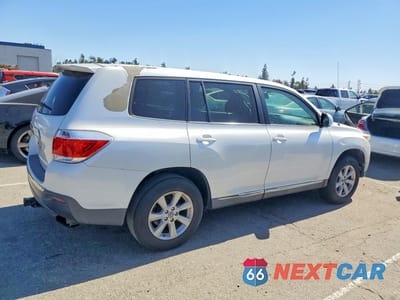 Trzecie zdjęcie samochodu z tyłu: 2011 TOYOTA HIGHLANDER VIN:5TDZA3EH2BS012414 - miniatura