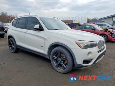 Czwarte zdjęcie samochodu z boku: 2017 BMW X3 SDRIVE28I VIN:5UXWZ7C35H0V92648 - miniatura