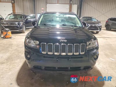Piąte zdjęcie samochodu w środku: 2017 JEEP COMPASS LATITUDE VIN:1C4NJCEB6HD198277 - miniatura
