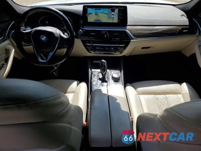 Zdjęcie 8 z 11 samochodu: 2021 BMW 530 I VIN:WBA53BH03MCF03913 - miniatura