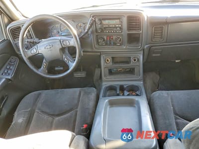 Zdjęcie 8 z 11 samochodu: 2004 CHEVROLET SILVERADO 2500 FLATBED TRUCK VIN:1GCHK23G84F158669 - miniatura