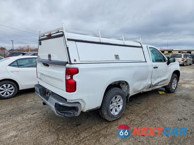 Trzecie zdjęcie samochodu z tyłu: 2022 CHEVROLET SILVERADO C1500 VIN:3GCNAAEDXNG687138 - miniatura