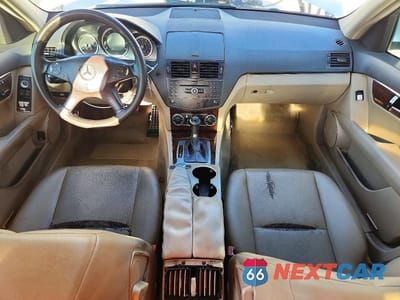 Zdjęcie 8 z 11 samochodu: 2009 MERCEDES-BENZ C 350 VIN:WDDGF56X09R062558 - miniatura