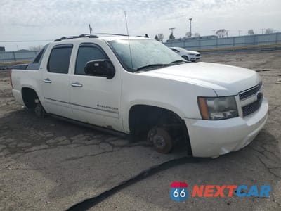 Czwarte zdjęcie samochodu z boku: 2011 CHEVROLET AVALANCHE LTZ VIN:3GNTKGE35BG131482 - miniatura