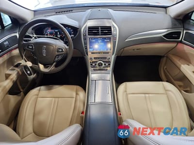 Zdjęcie 8 z 13 samochodu: 2020 LINCOLN MKZ VIN:3LN6L5A93LR616920 - miniatura
