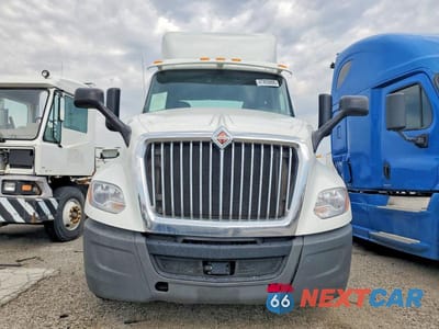 Zdjęcie 9 z 10 samochodu: 2019 INTERNATIONAL LT625 SEMI TRUCK VIN:3HSDZTZR0KN134888 - miniatura