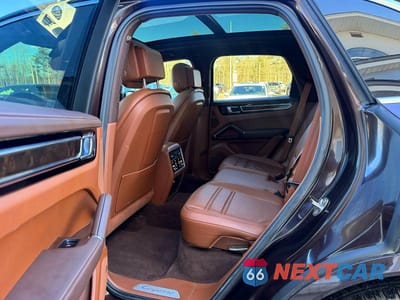 Zdjęcie 7 z 14 samochodu: 2019 PORSCHE CAYENNE VIN:WP1AA2AY6KDA08972 - miniatura