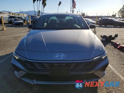Piąte zdjęcie samochodu w środku: 2025 HYUNDAI ELANTRA SEL SPORT VIN:KMHLM4DG0SU082416 - miniatura