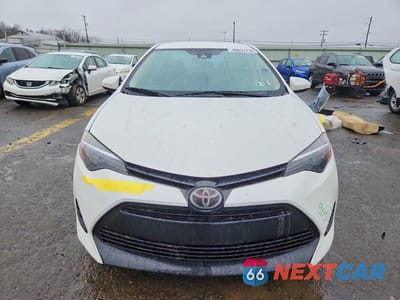 Piąte zdjęcie samochodu w środku: 2019 TOYOTA COROLLA L VIN:5YFBURHE6KP866957 - miniatura