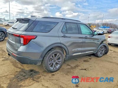 Trzecie zdjęcie samochodu z tyłu: 2025 FORD EXPLORER ACTIVE VIN:1FMUK8DH4SGC10021 - miniatura