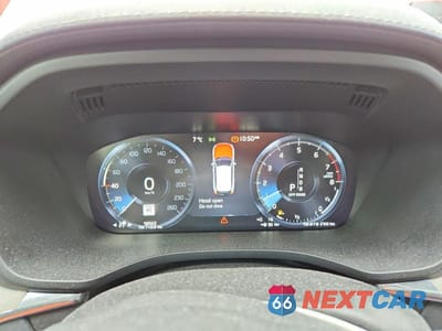 Zdjęcie 9 z 12 samochodu: 2018 VOLVO XC60 T8 VIN:YV4BR0DL4J1116510 - miniatura