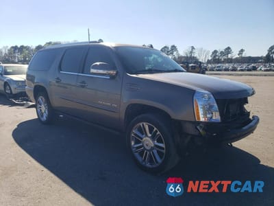 Czwarte zdjęcie samochodu z boku: 2014 CADILLAC ESCALADE ESV PREMIUM VIN:1GYS3JEF4ER176890 - miniatura