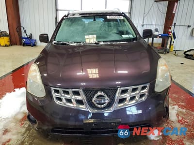 Piąte zdjęcie samochodu w środku: 2013 NISSAN ROGUE S VIN:JN8AS5MV3DW607017 - miniatura