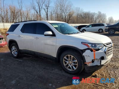 Czwarte zdjęcie samochodu z boku: 2019 CHEVROLET TRAVERSE LT VIN:1GNERGKW4KJ316169 - miniatura
