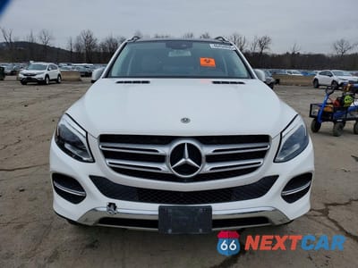 Piąte zdjęcie samochodu w środku: 2018 MERCEDES-BENZ GLE 350 4MATIC VIN:4JGDA5HB4JB189013 - miniatura
