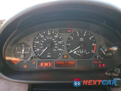 Zdjęcie 9 z 11 samochodu: 2003 BMW 325 XI VIN:WBAEU33433PF58608 - miniatura