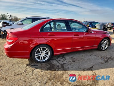 Trzecie zdjęcie samochodu z tyłu: 2014 MERCEDES-BENZ C 300 4MATIC VIN:WDDGF8AB0ER307091 - miniatura