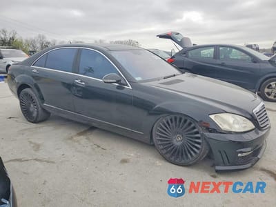 Czwarte zdjęcie samochodu z boku: 2008 MERCEDES-BENZ S 550 VIN:WDDNG71X78A153413 - miniatura