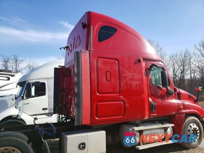 Zdjęcie 9 z 10 samochodu: 2011 FREIGHTLINER CASCADIA TRUCK CAB AND CHASSIS VIN:1FUJGLDR6BLAV6676 - miniatura